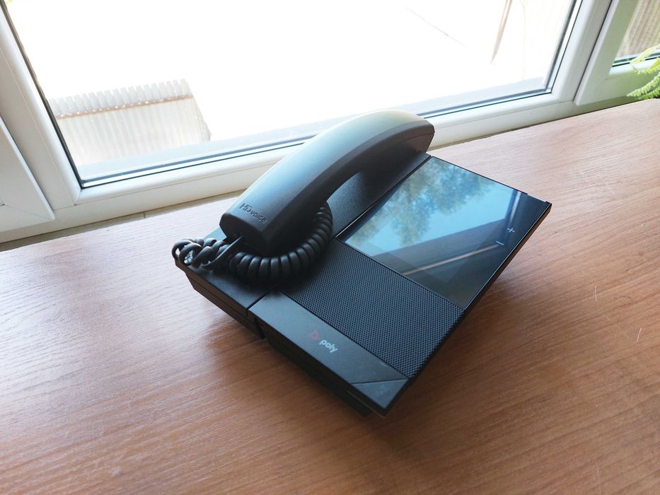 Telefon stacjonarny IP VoIP Teams Poly CCX 500