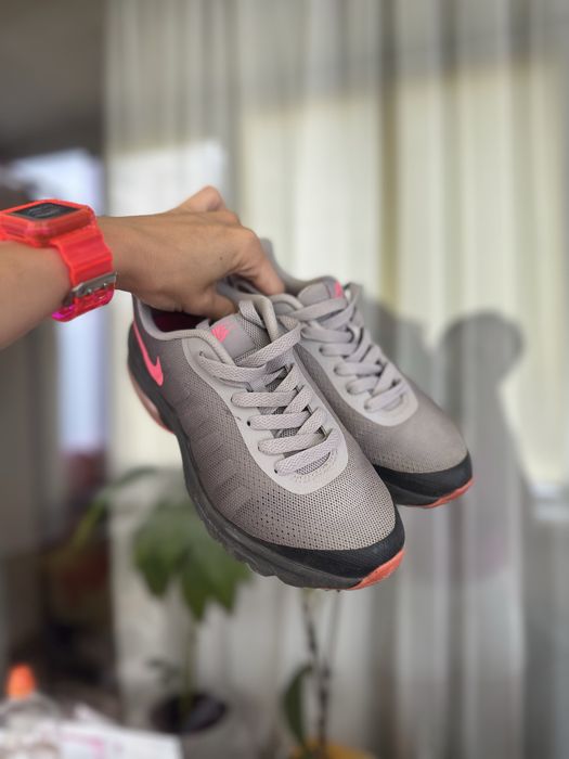 Nike кросівки оригінал 37,5