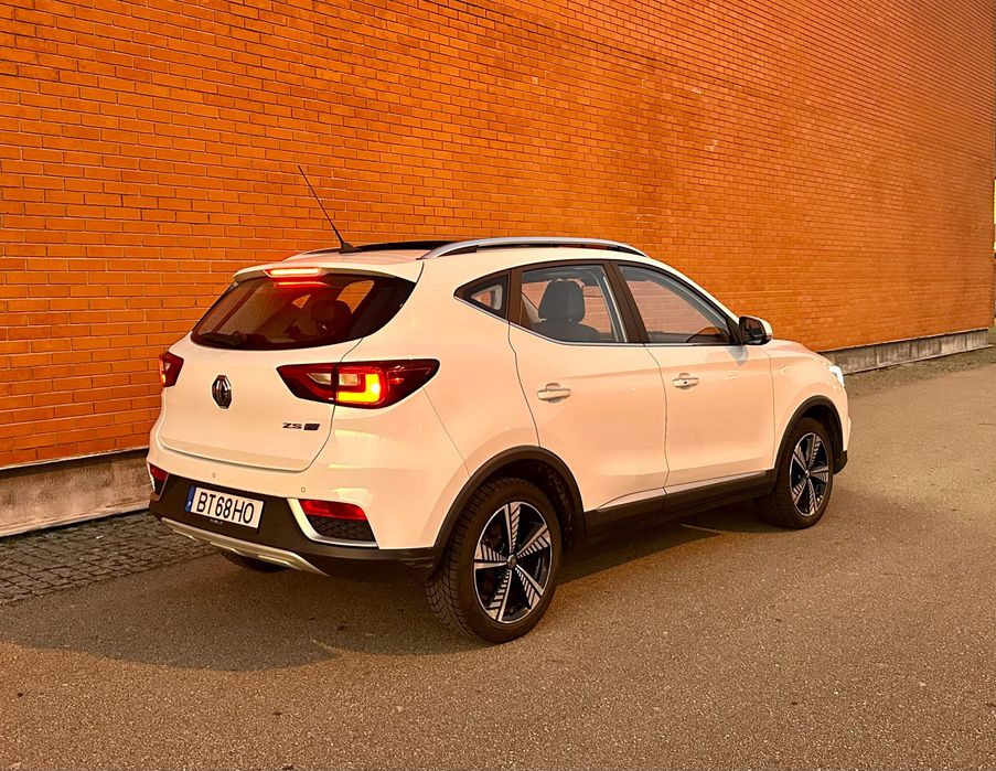 MG ZS EV Luxury 44kw