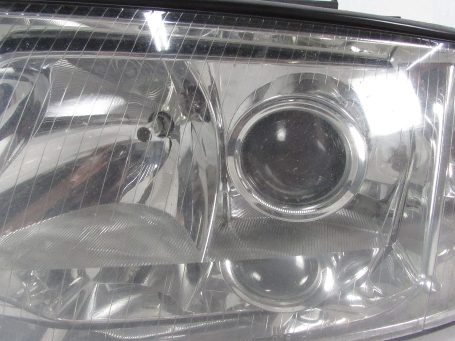 Farol Xenon Esquerdo Seminovo/ Original Audi A6 (4B2, C5)