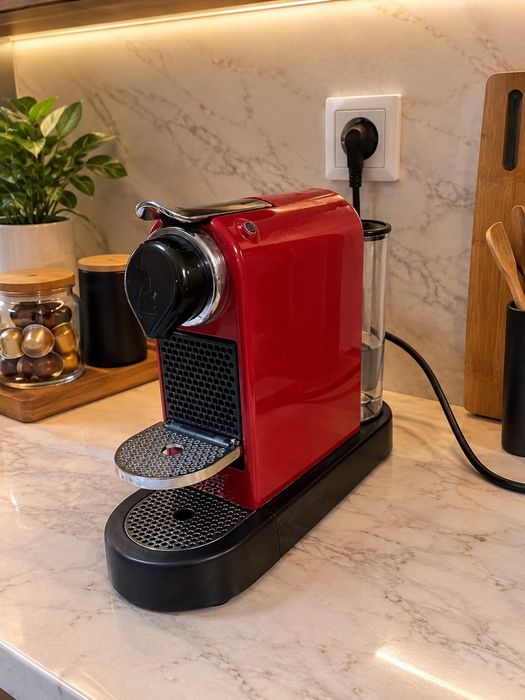 Máquina Nespresso CitiZ Cherry Red