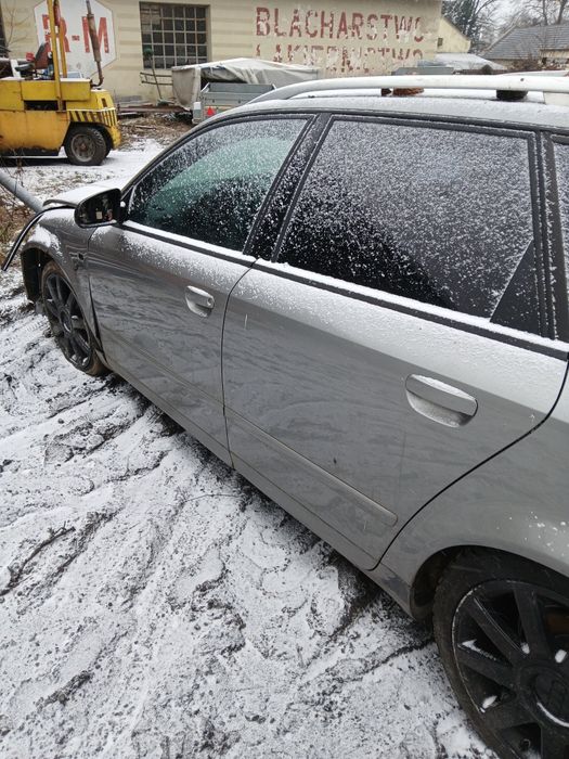 Audi A 4 b6  Drzwi