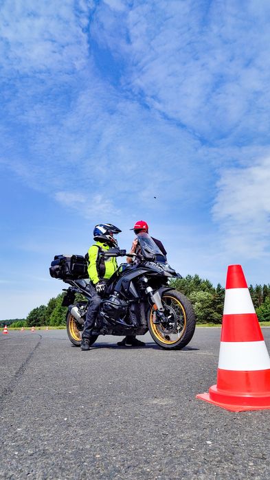 Powrót do jazdy po latach – kat. A i B (spokojnie, bez stresu)