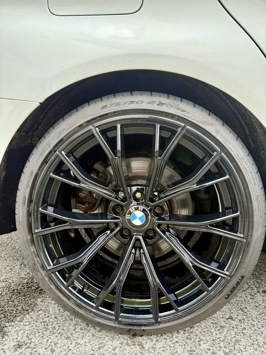 BMW 520d Pack M, 184cv, Tecto Panorâmico, Jantes 20”, Faróis LED