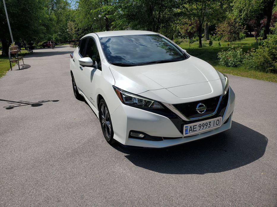 Nissan Leaf SL 62kwh