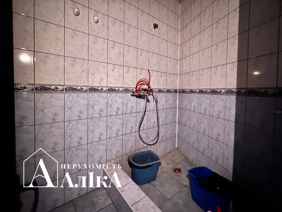 Продам фасадне приміщення