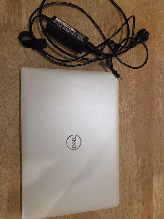 Laptop dell inspirion 15 5570