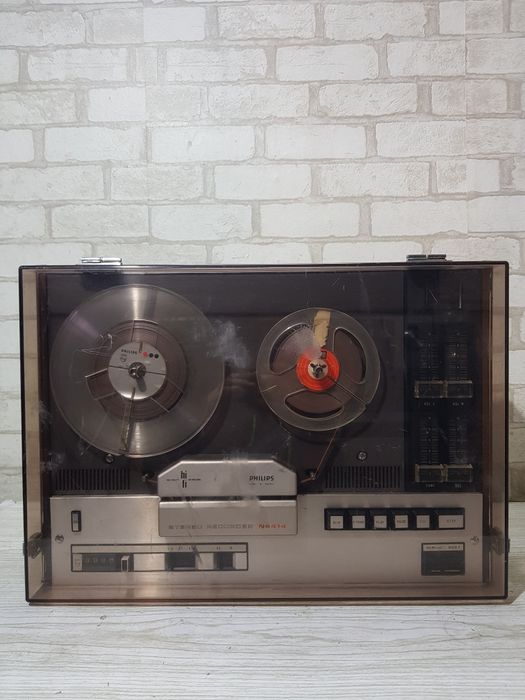 Бобиний магнітофон Phillips N4414 з Німеччини