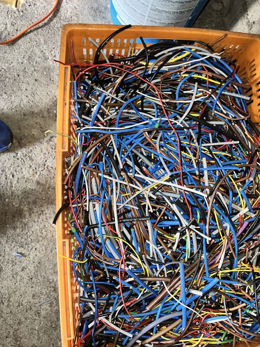 Servicos de recolha de fios eletricos / cobre / latao