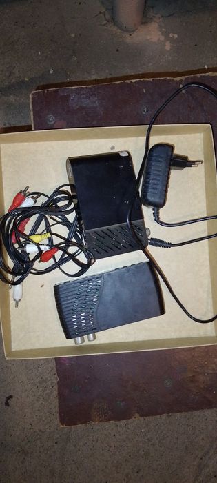 Т2. Дві штуки. Б/у.  Все що на фото за 200грн.