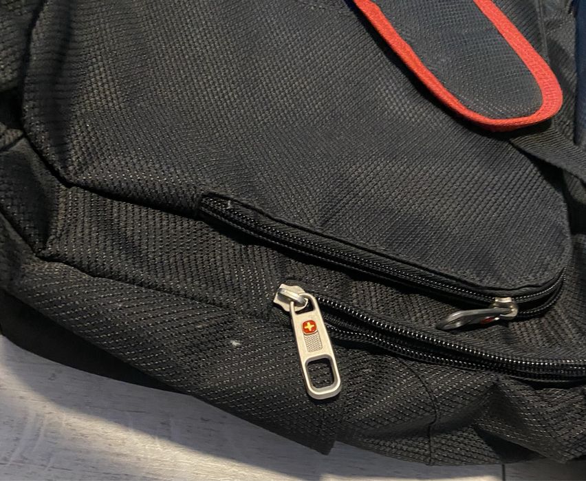 czarna torba wenger na ramię na laptopa 15.6 cali