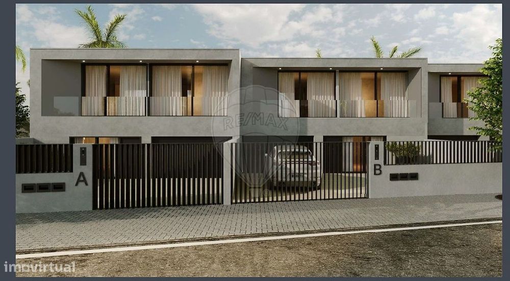 Moradia T4 para venda