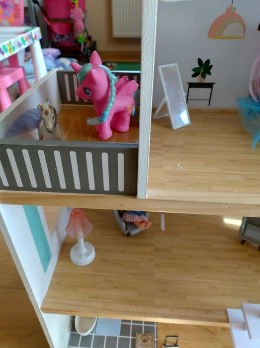 Domek dla lalek i akcesoria - duży drewniany