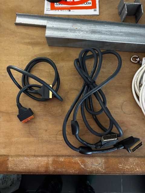 cabos e hub SCART