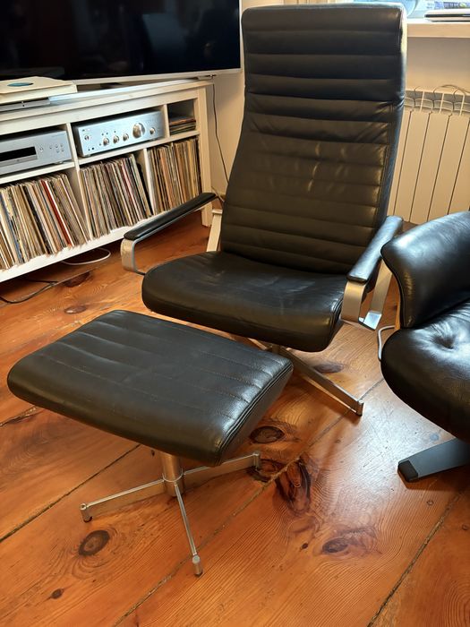 Fotele skórzane Vitesse z podnóżkiem duńskiej firmy Bolia, vintage design, mid century