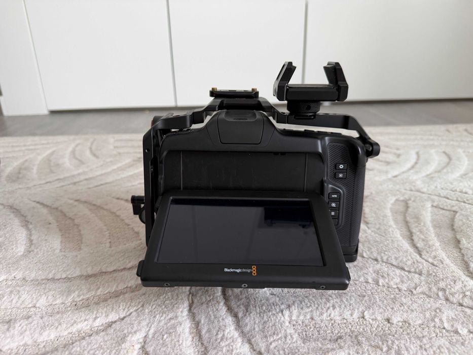 Blackmagic Cinema Camera 6K Full Frame | Cage + 3 Baterias Sensor PYXIS