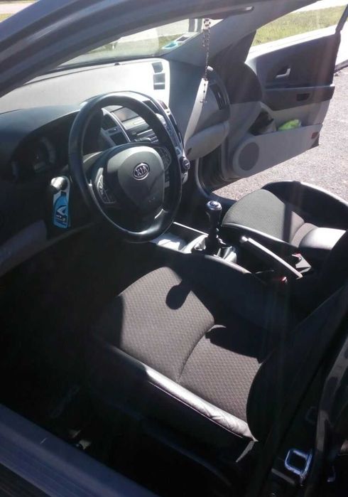 KIA Cee'd SW 1.4 EX 109cv | Só 88.700 km | Impecável