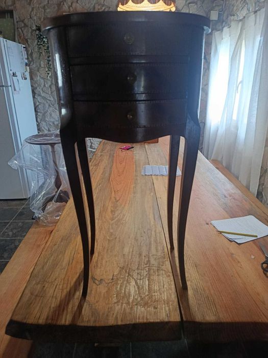 Antiguidades/Coleções Título: Mesa de Apoio Francesa Séc. XIX – Estilo Transição – Marchetaria Fina