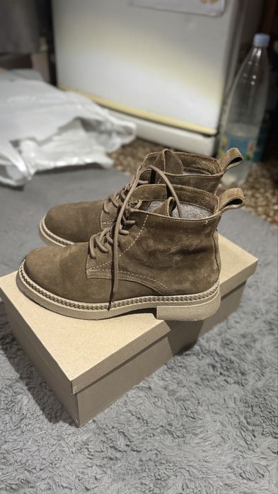 Жіночі замшеві черевики ботинки взуття