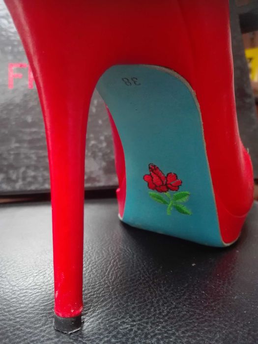 Free Lance Paris, buty na wysokim obcasie, r. 38