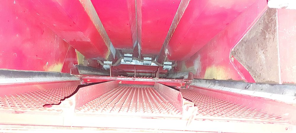 Зернозбиральний комбайн Massey Ferguson 16 2.7m