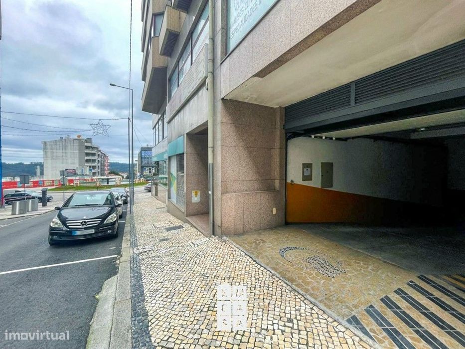 Lugar de Garagem no Centro da Cidade - Praticidade e Acesso Imediato