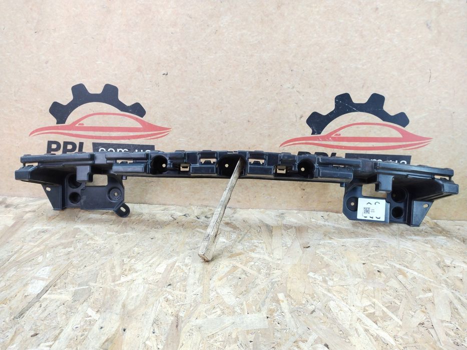 Range Rover Evoque II L551 2018- Кронштейн крепление заднего бампера