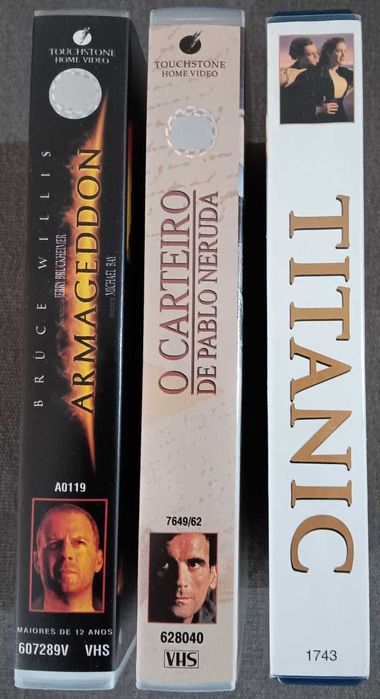 VHS - 3 filmes "Armageddon", "O carteiro de Pablo Neruda" e "Titanic".