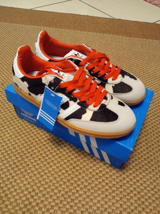 adidas samba og vermelha e beje