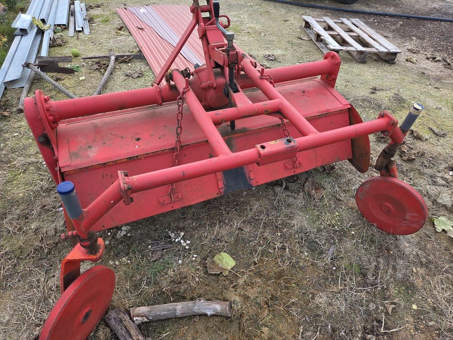 Frese em bom estado  De 1.5 m