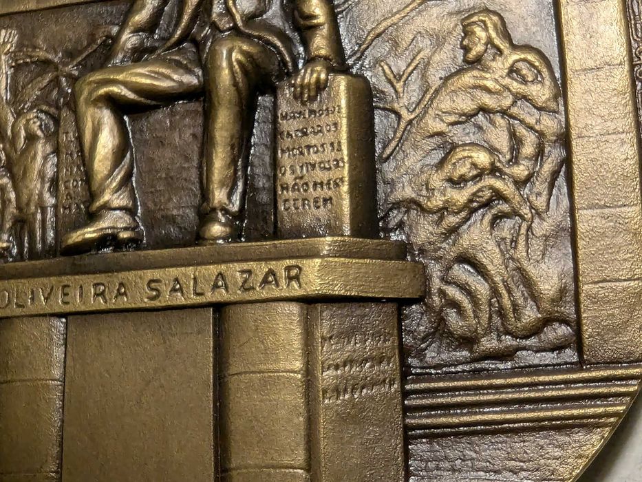 MEdalha de bronze de António Oliveira Salazar