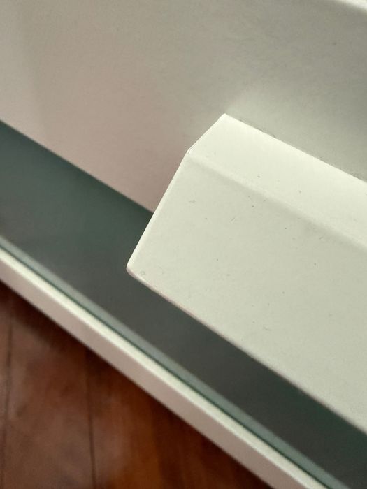 Móvel tv Brimnes branco 120x41x53 + placa de vidro cm otimo estado