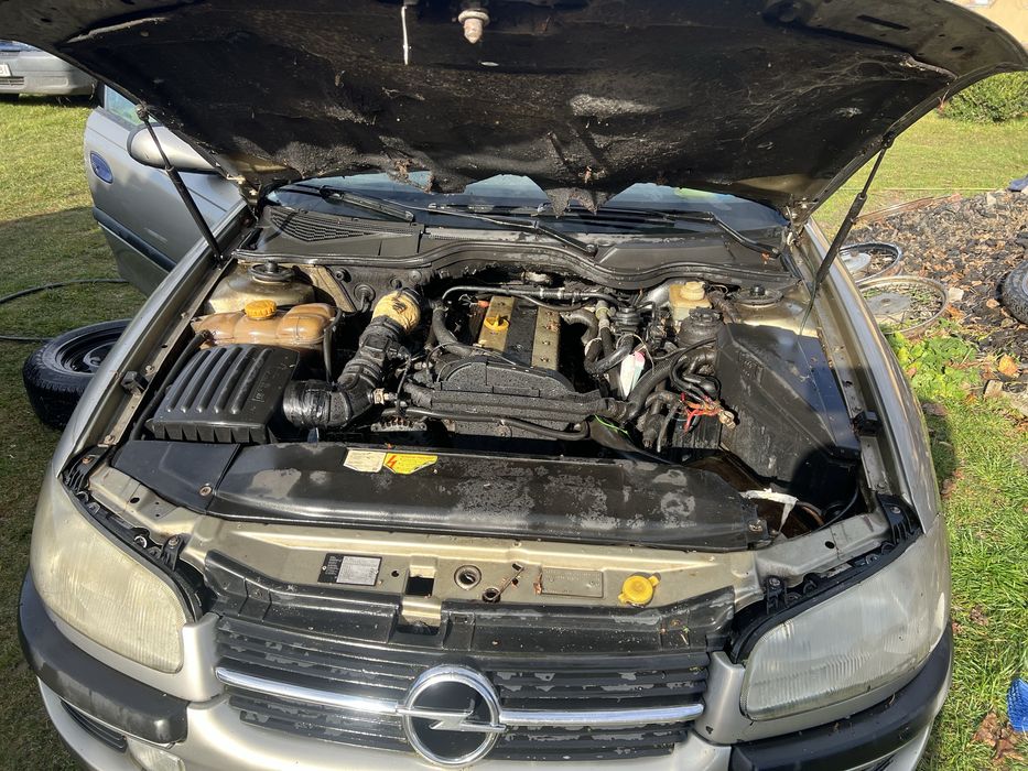 Розборка опель омега 2.0 1996. Запчастини опель омега