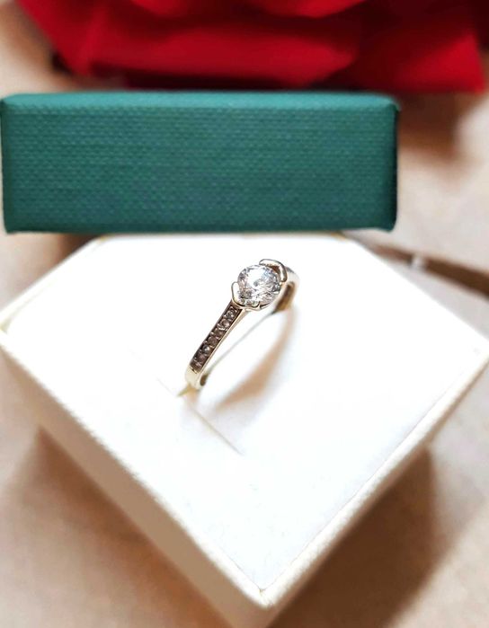 Złoty pierścionek p.585/1,39g