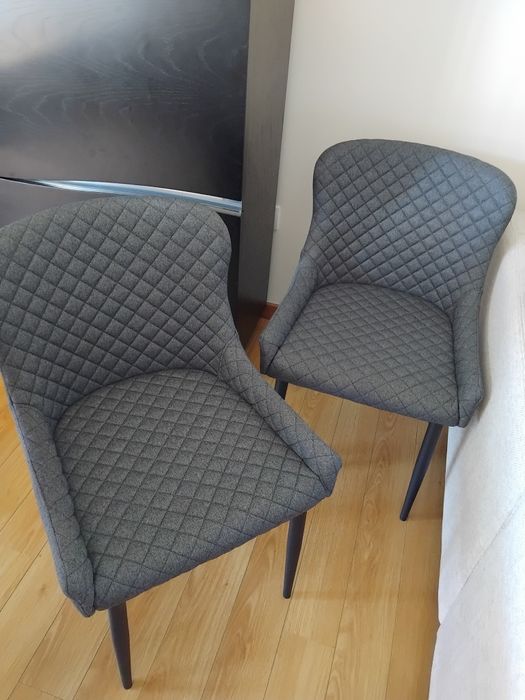 2 cadeiras novas