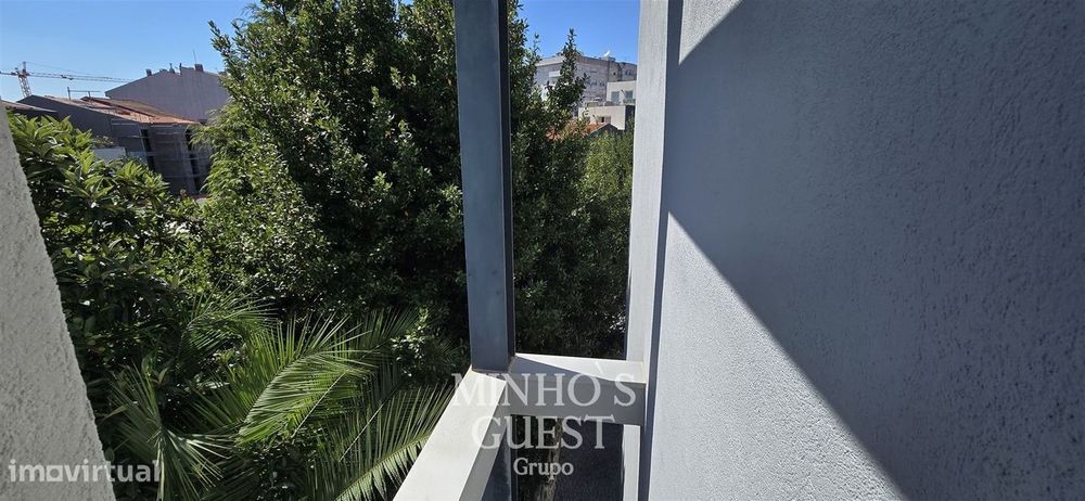 Apartamento T2(95m2) pronto habitar c/ AC e lugar de garagem - Centro