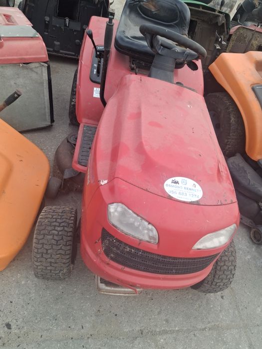 Kosiarka traktorek Jonsered, Honda