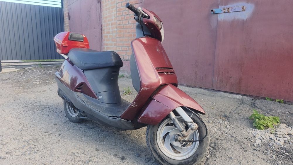 Honda Lead ,,1988,,(90куб.) возможна доставка (на документах)