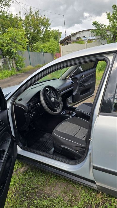 Автомобіль Фольксваген пассат b5