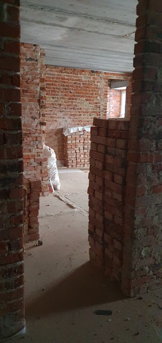 Приміщення 43 кв  .м..  10 поверх з вікнами висота 3 метри