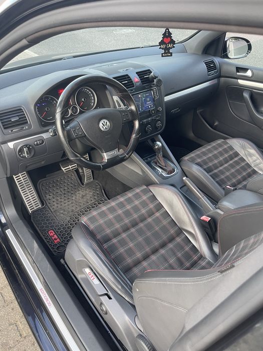 VW Golf GTI Edition 30