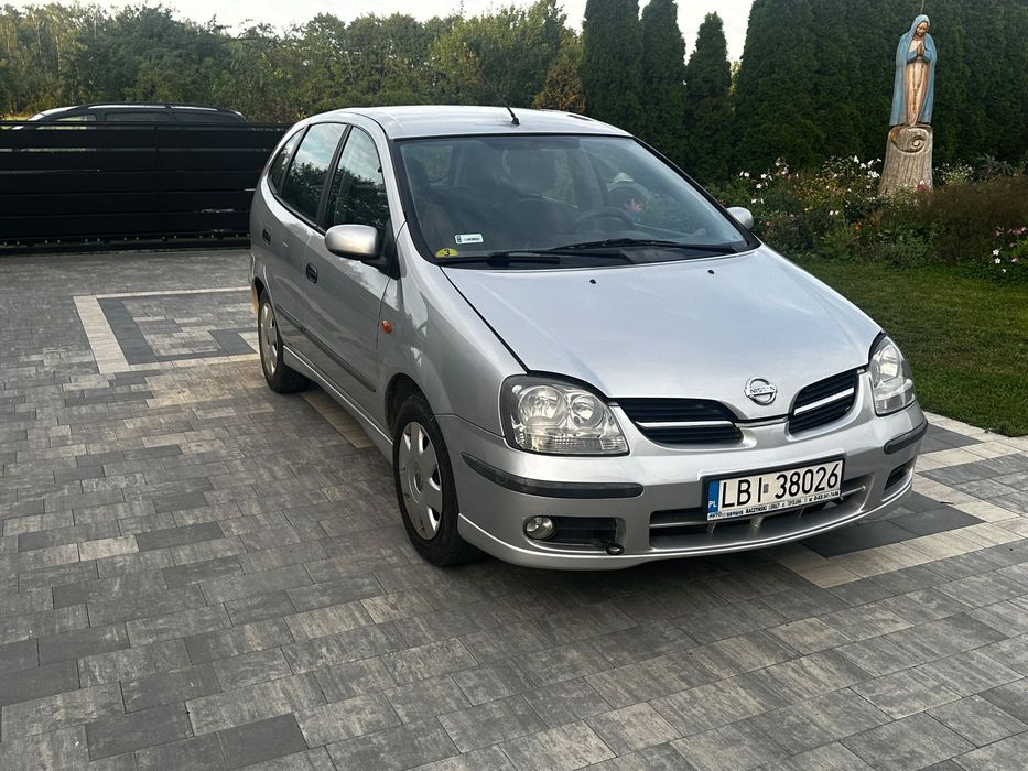 Nissan Almera Tino