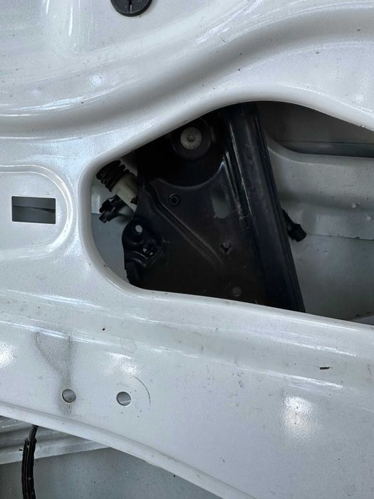 Дверь передняя правая Bmw 7 f01  750