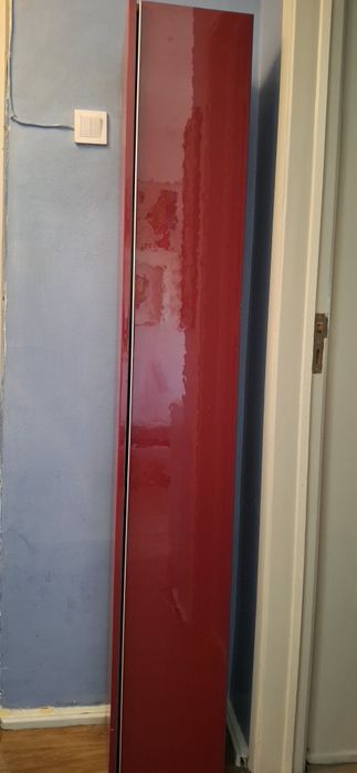 Movel de parede vermelho