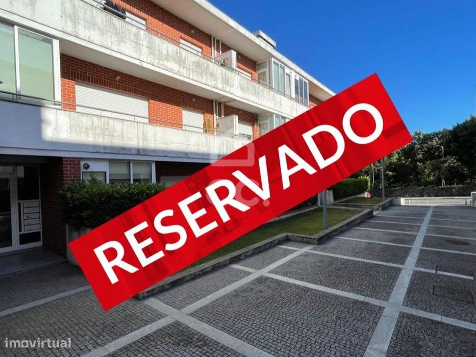 Apartamento T2 com Terraço a 5 Minutos do Centro de Vila Nova de Fa...
