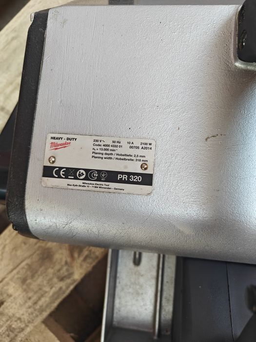 Рубанок Milwaukee PR320 / фуганок