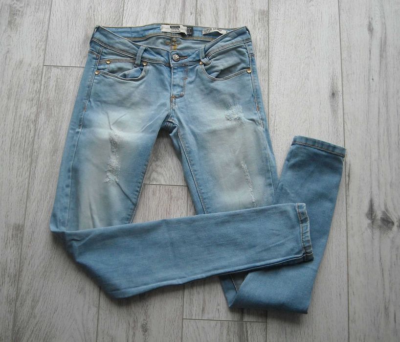 spodnie bershka przetarcia xs