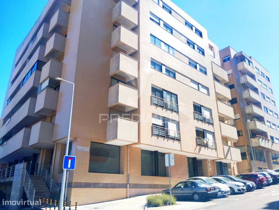 Apartamento T1+1 em São Vítor