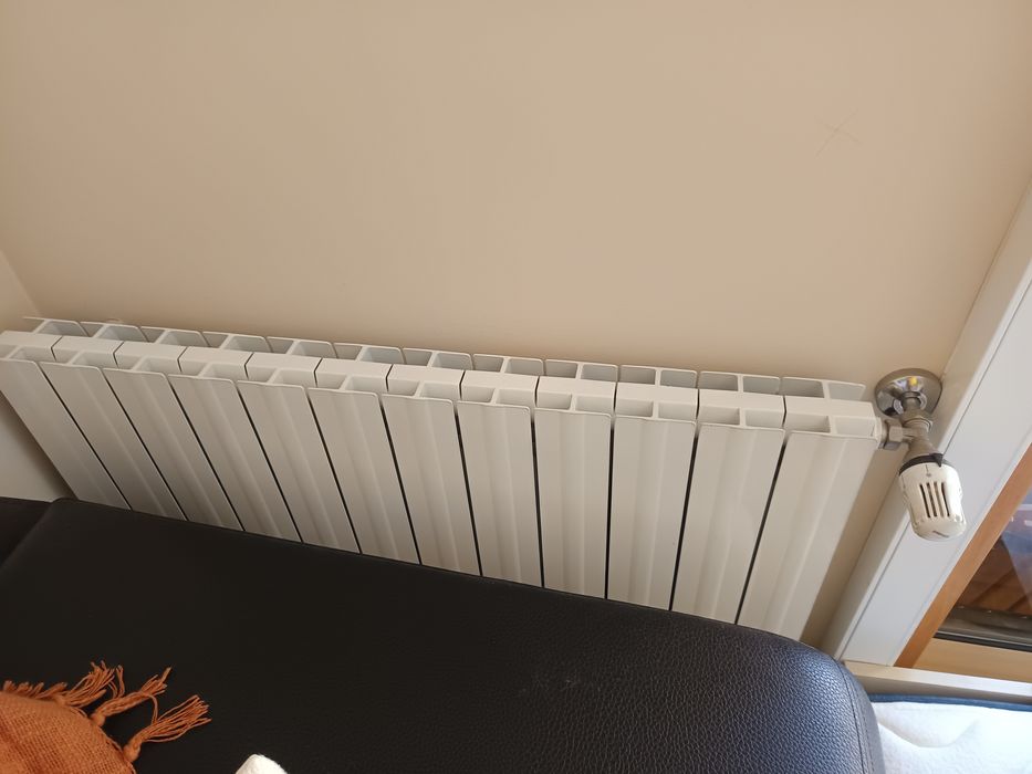Radiadores Roca em Alumínio – 6 Radiadores (12, 8 e 3 Elementos) – Excelente Estado