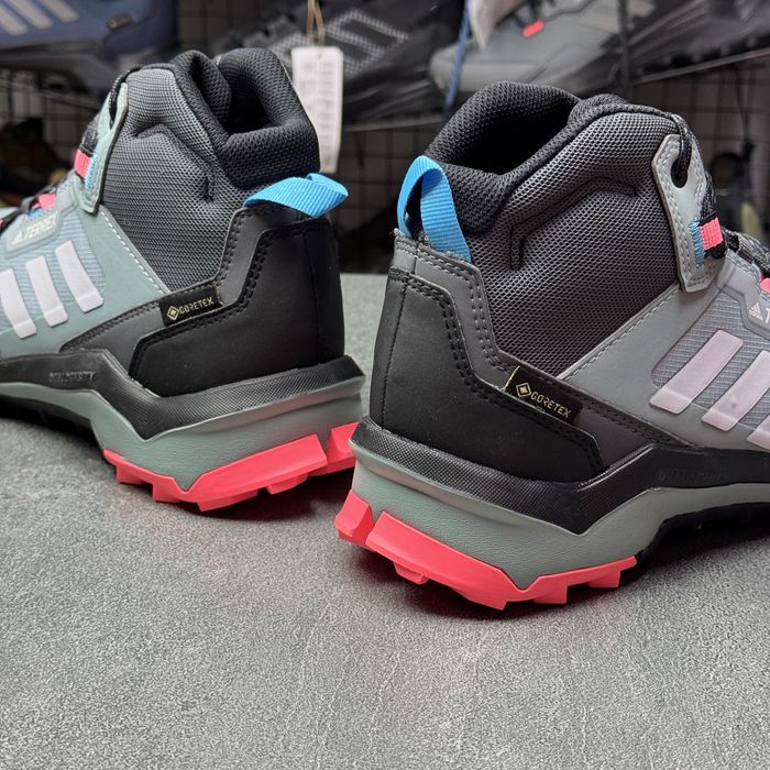 ОРИГІНАЛ Трекінгові черевики кросівки адідас Adidas gore tex GZ3050